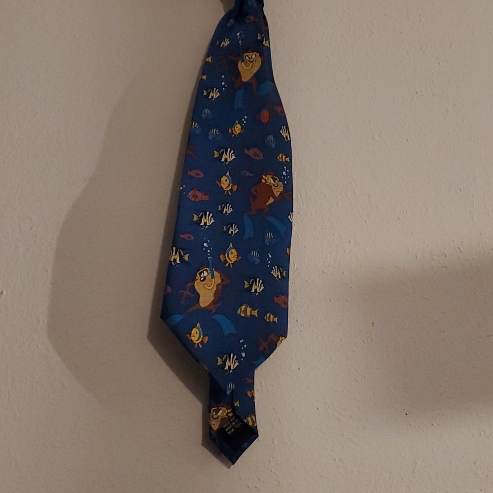 Looney tunes water Brosnan tie